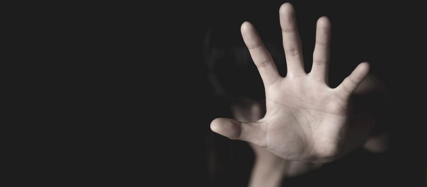 Θεσσαλονίκη: Εφιάλτης για 15χρονη - Την κακοποίησε σεξουαλικά η μητέρα της!